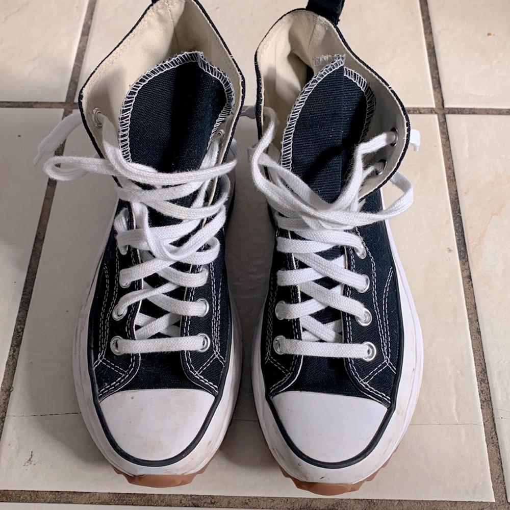 CONVERSE platform tennis shoe original black and white unisex 7 Men 8.5 women